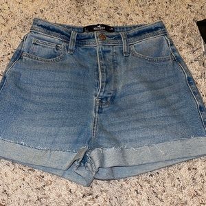 aero light wash denim shorts